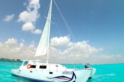 Private catamaran Cancun