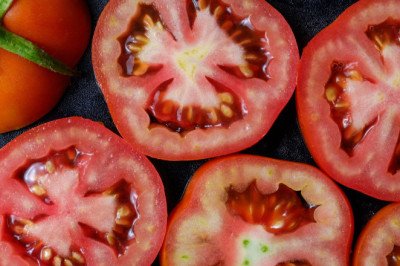 From Seed to Harvest: A Beginner's Guide to Tomato Seeds