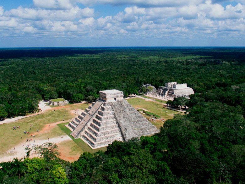 chichen itza mayan tulum ruins