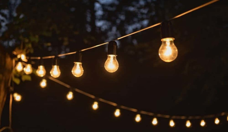 Outdoor string light