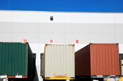 Storage Containers vs. Storage Trailers: Which is Better for Your Business?