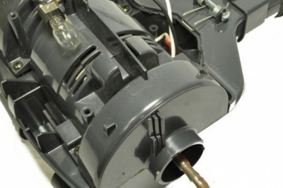 How to test a vacuum cleaner motor with a multimeter?