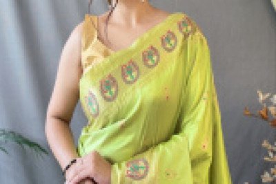 Buy Paithani Sarees Online in IndiaBuy classy Paithani Sarees Online at Aaritra Fashion. Explore our premium quality original Paithani sarees in various colors, designs &amp; patterns at the best prices with worldwide shippin