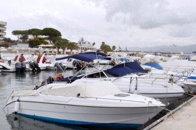 Exploring the Waterways of France: A Comprehensive Guide to Renting a Boat